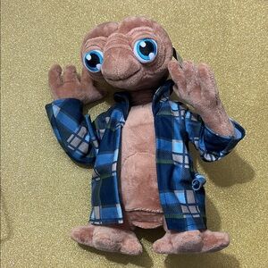 NWT Universal Studios E.T. Plush Doll